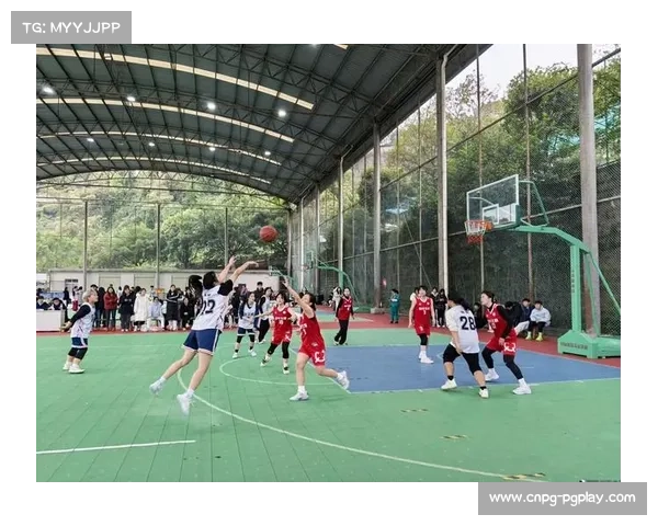 计算机学院新生杯赛场拼搏身影，成为校园最动人风景